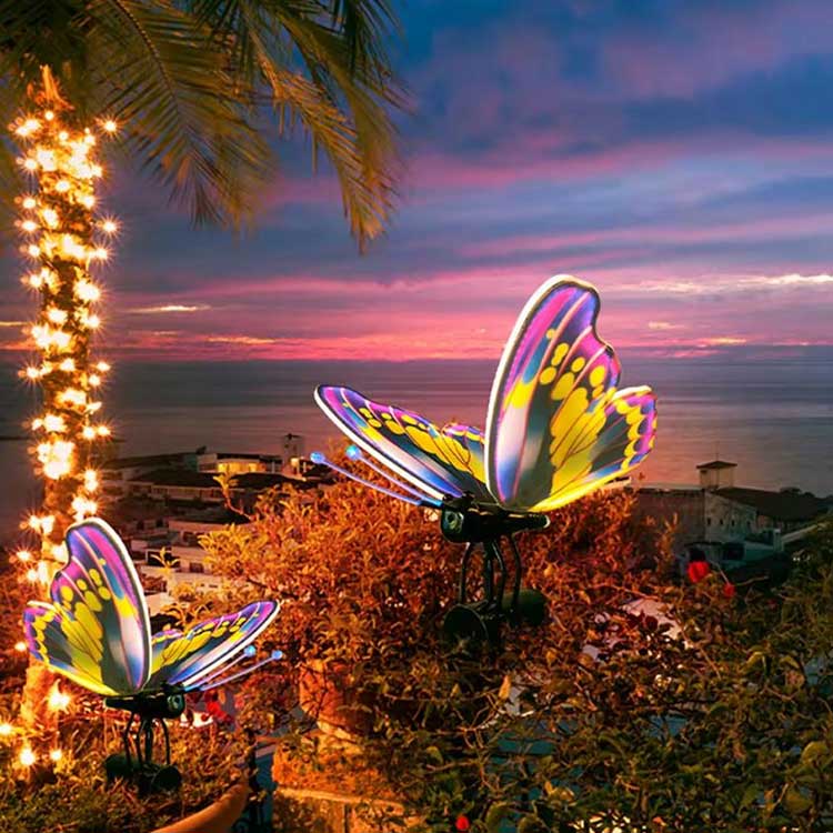 Soilse Féileacán Dinimiciúla faoi stiúir